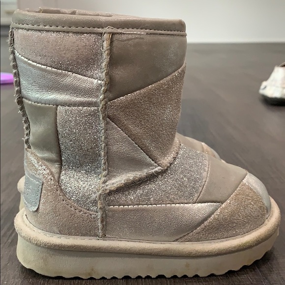 Sparkly uggs size 6 toddler - Picture 5 of 8